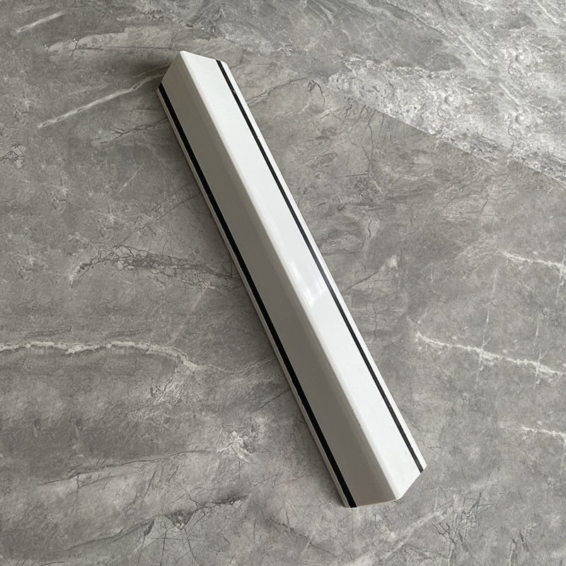 Πλάτος 40*40mm 30*30mm 25*25mm περιποίησης γωνιών ακρών επιτροπής τοίχων PVC