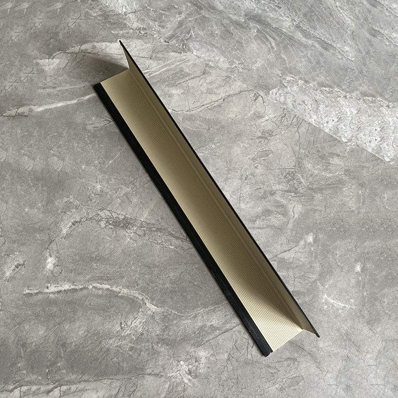 UV ανθεκτικό εσωτερικό PVC 50*50mm φρουράς γωνιών τοίχων περιποίησης τοίχων γωνιών